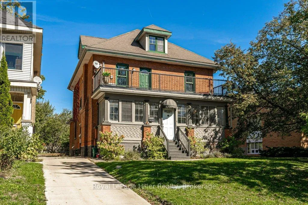 Triplex for rent: 112 Huron Street, Stratford, Ontario N5A 5S6