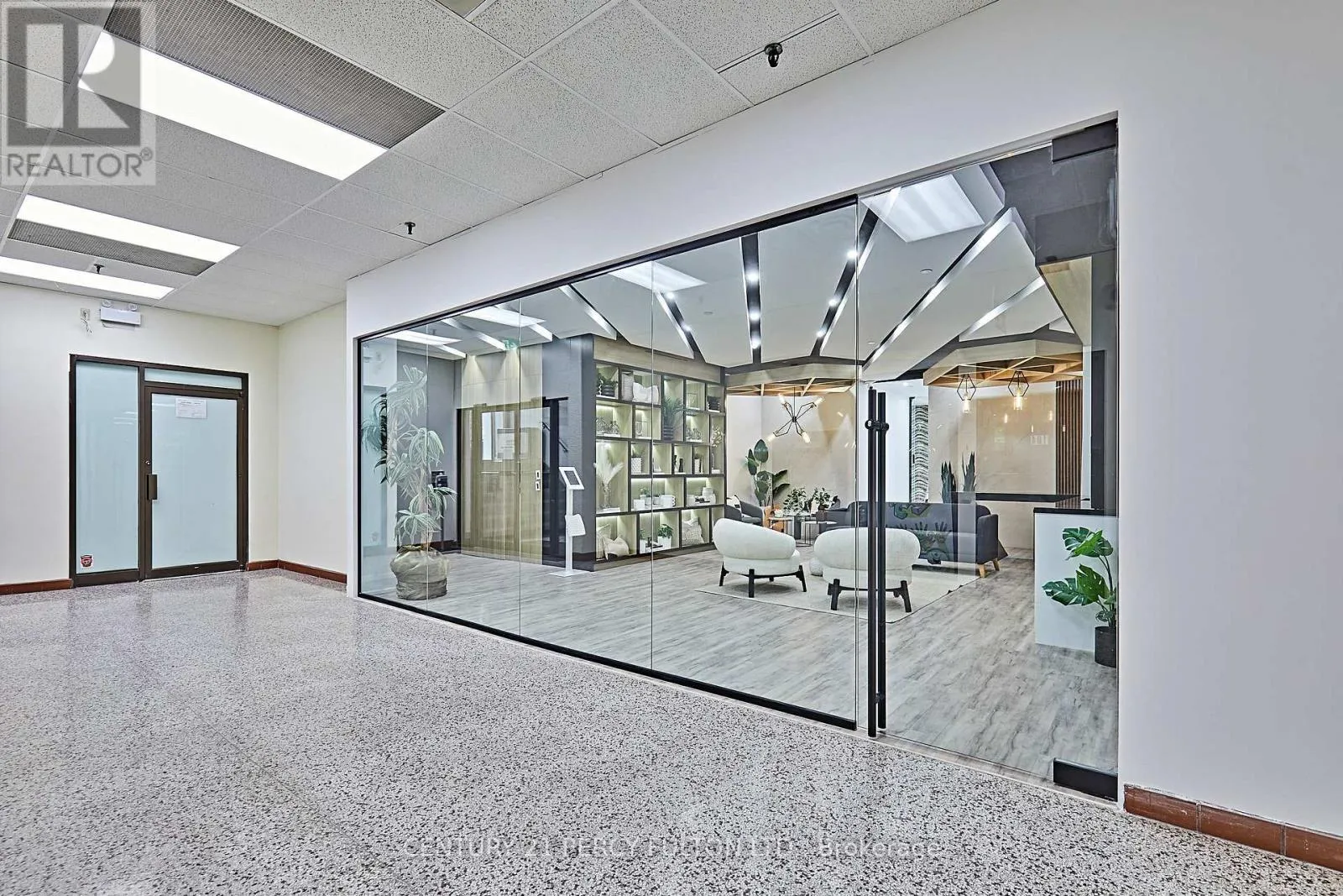 Offices for rent: 112 - Office E - 50 Richmond Street E, Oshawa, Ontario L1G 7C7