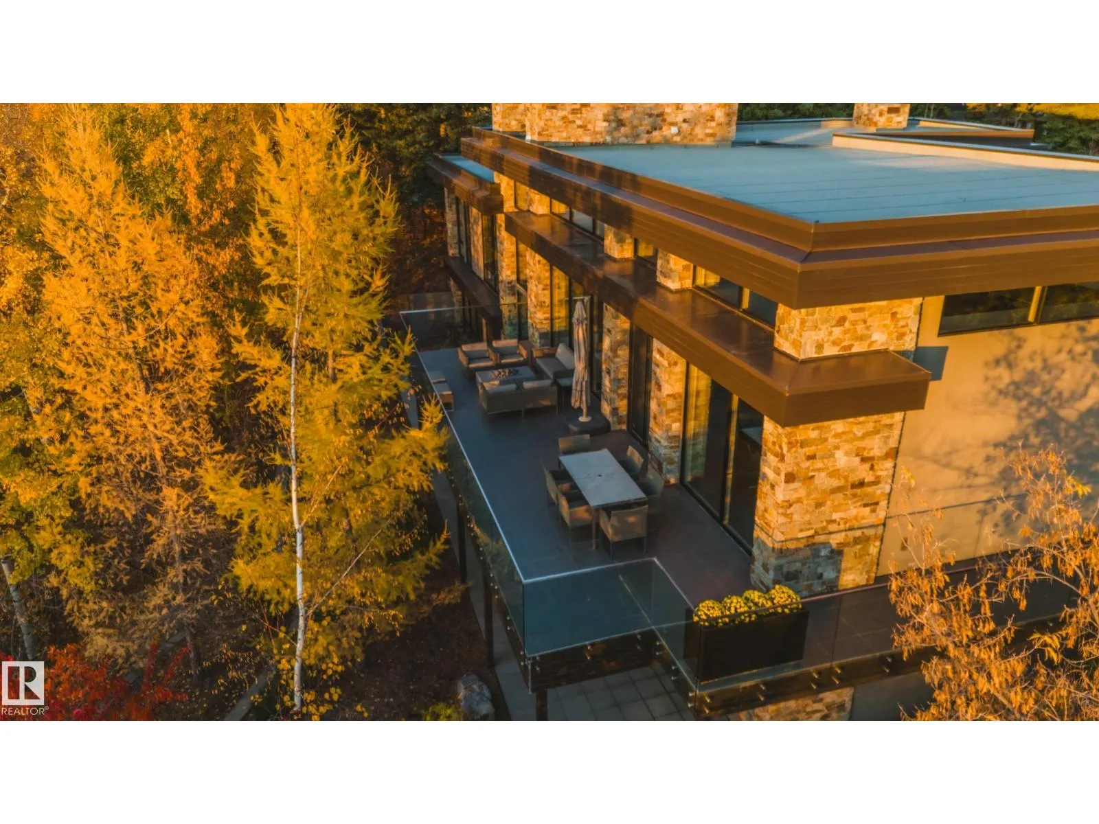 House for rent: 112 Westbrook Dr Nw, Edmonton, Alberta T6J 2E1