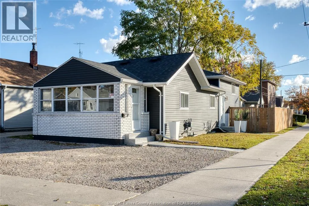 112 Wigle, Leamington, Ontario N8H 2T2