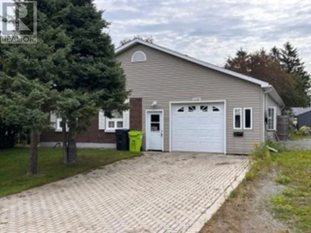 112 Willowdale St, Sault Ste. Marie, Ontario P6A 5Z4