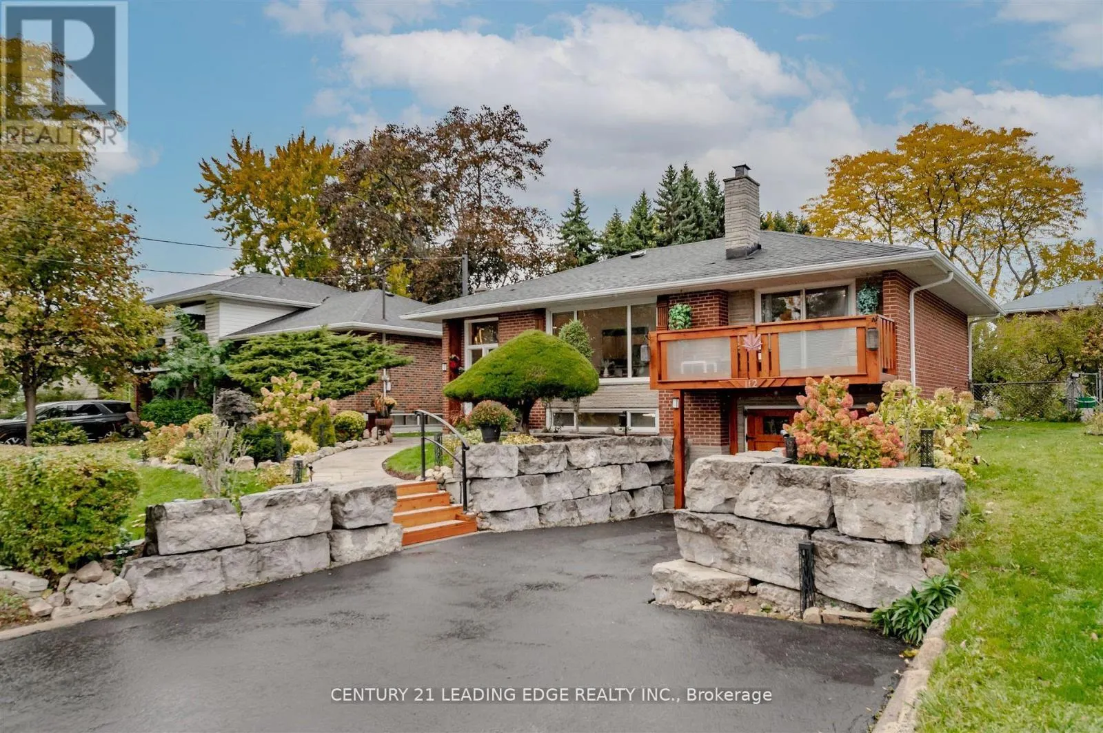 House for rent: 112 Wyndcliff Crescent, Toronto, Ontario M4A 2K3