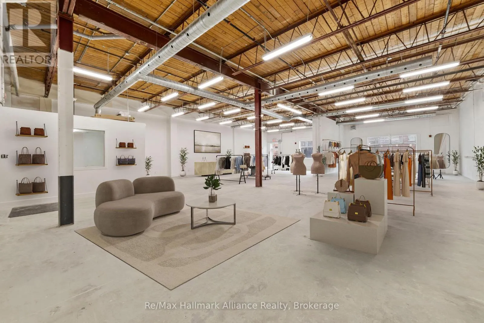 1120 Dundas Street E, Toronto, Ontario M4M 2P2