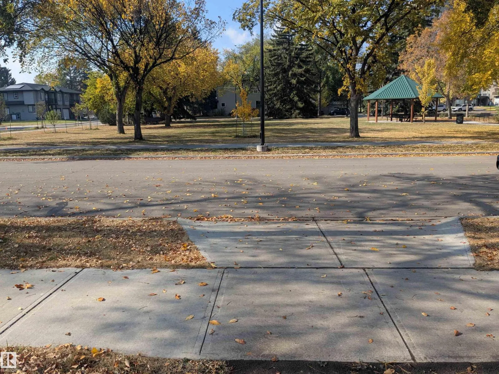 No Building for rent: 11207 128 St Nw, Edmonton, Alberta T5M 0W8