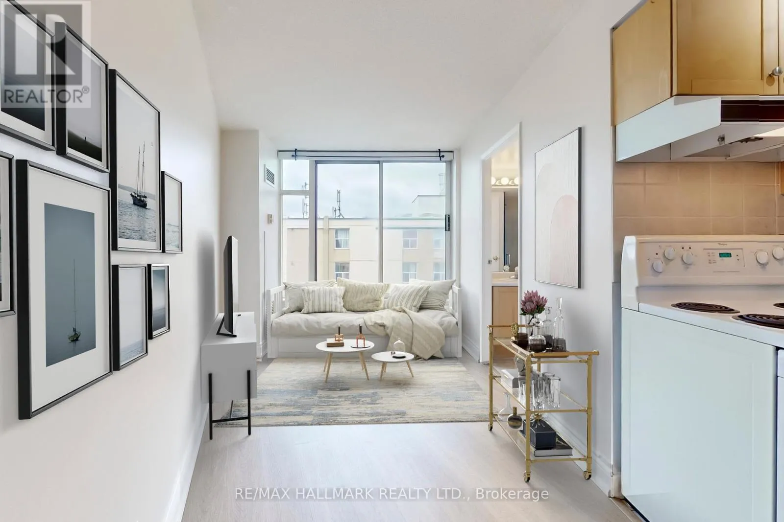 Apartment for rent: 1121 - 650 Queens Quay W, Toronto, Ontario M5V 3N2