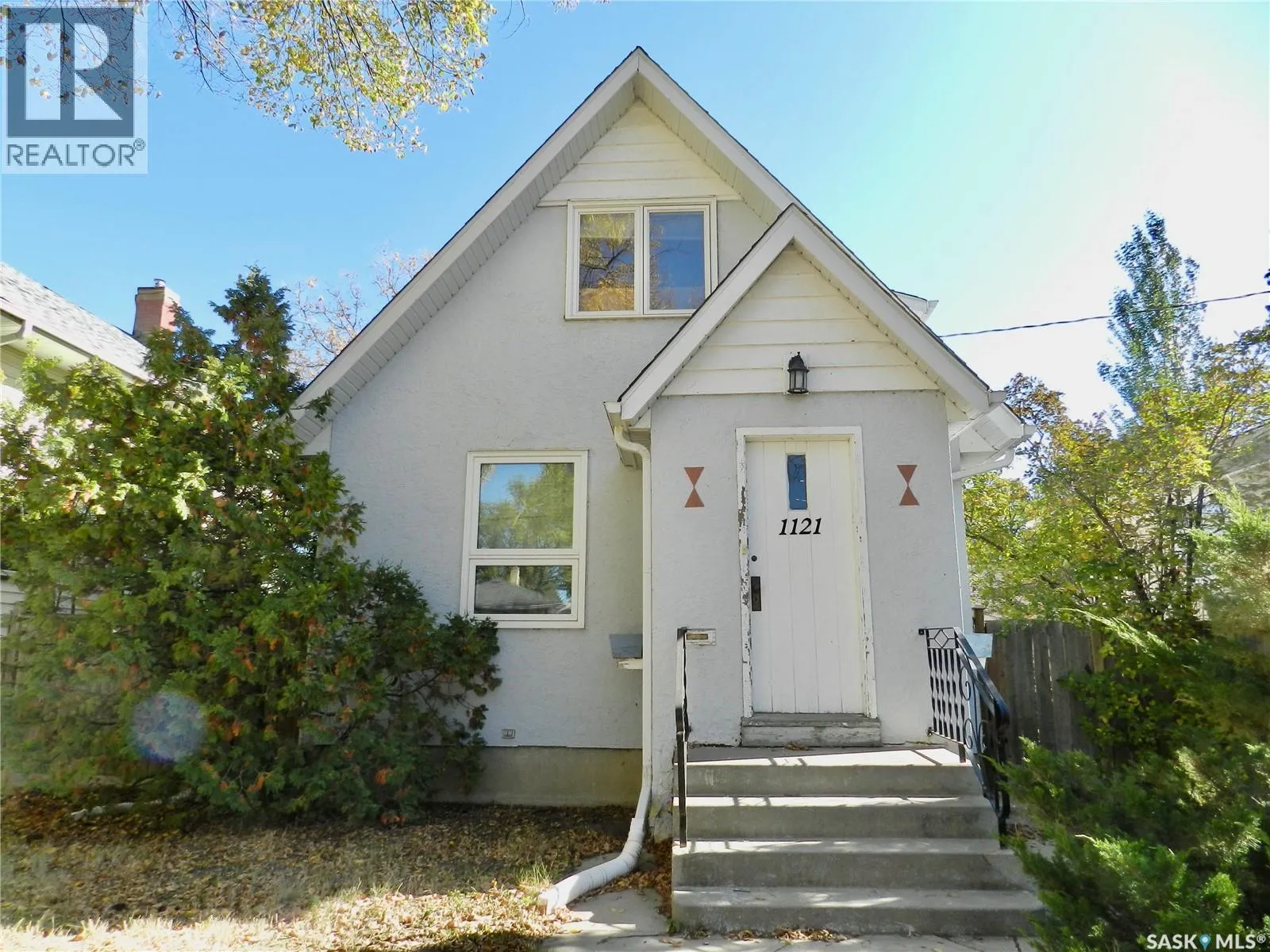 House for rent: 1121 6th Avenue Nw, Moose Jaw, Saskatchewan S6H 4A7