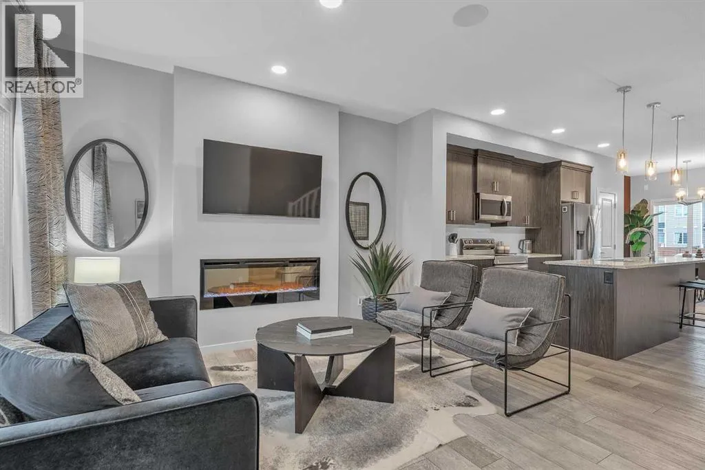 Duplex for rent: 1121 Chinook Gate Bay Sw, Airdrie, Alberta T4B 5J1