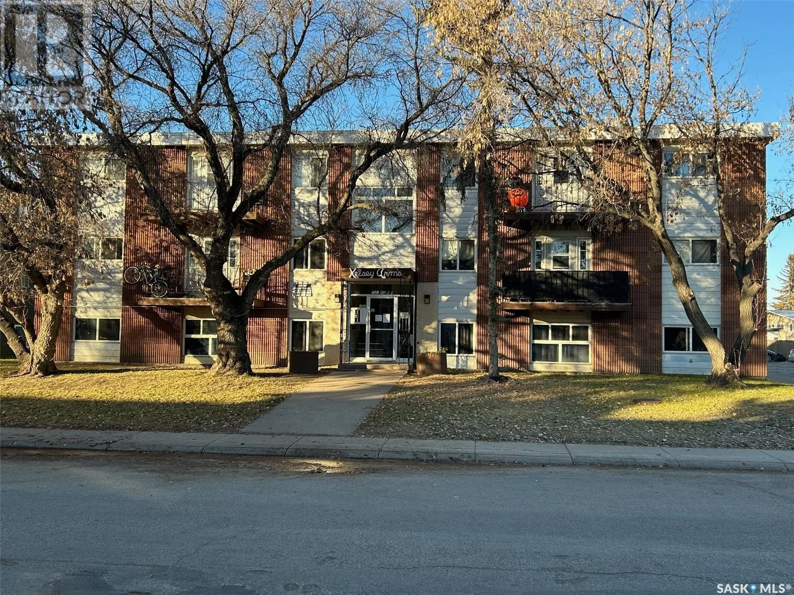 Multi-Family for rent: 1121 W Avenue N, Saskatoon, Saskatchewan S7L 3H7