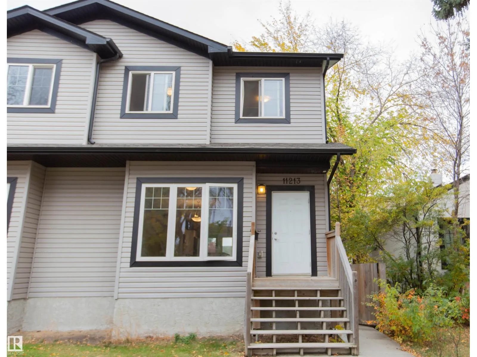 Duplex for rent: 11213 125 St Nw, Edmonton, Alberta T5L 4G6