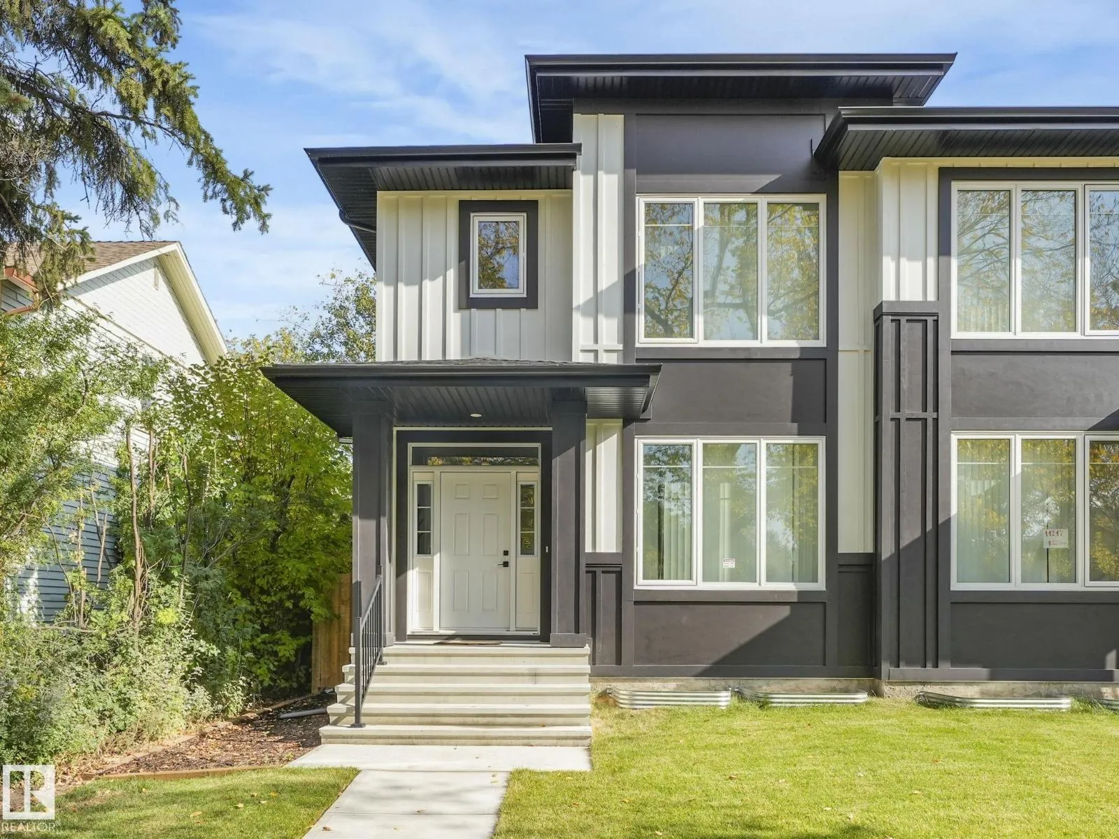 Duplex for rent: 11219 125 St Nw, Edmonton, Alberta T5M 0M6