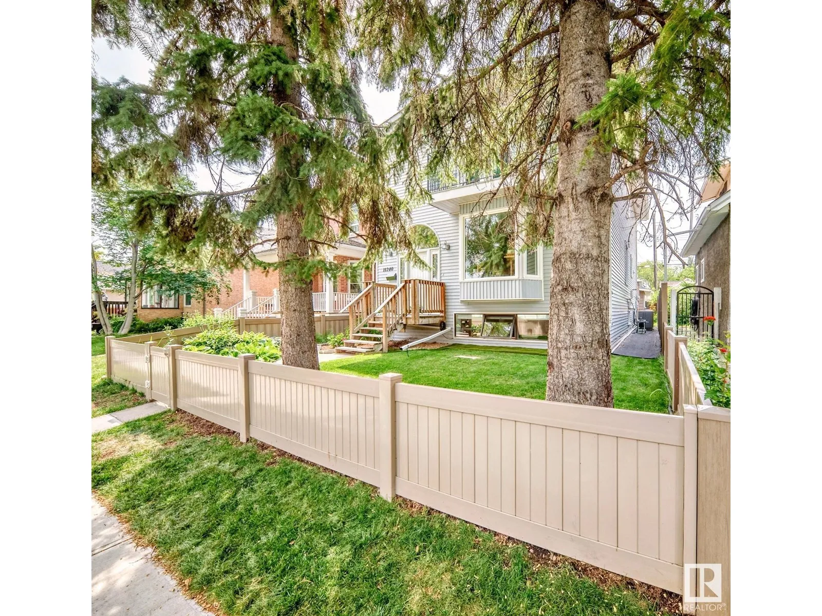 House for rent: 11240 95a St Nw, Edmonton, Alberta T5G 1N8