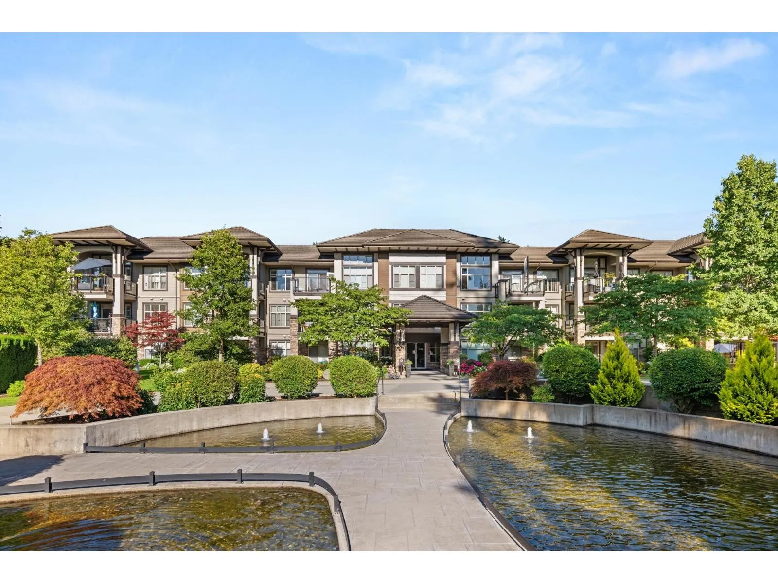 Apartment for rent: 113 15185 36 Avenue, Surrey, British Columbia V3Z 4R3