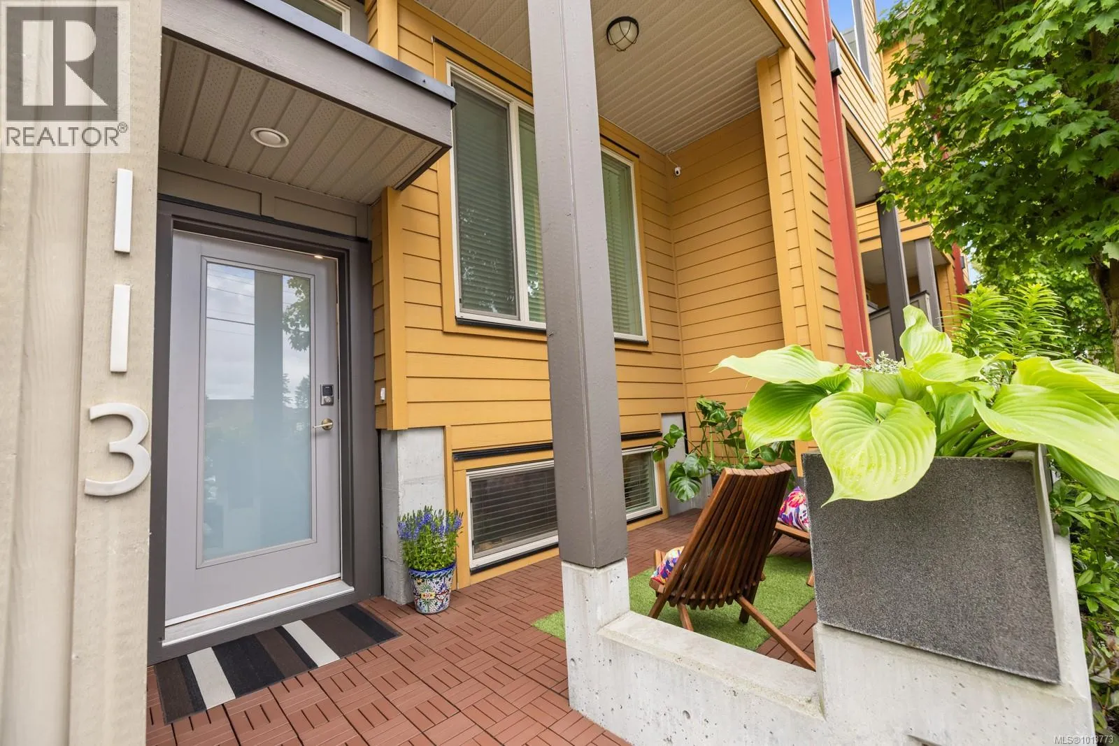 Row / Townhouse for rent: 113 2733 Peatt Rd, Langford, British Columbia V9B 3V2