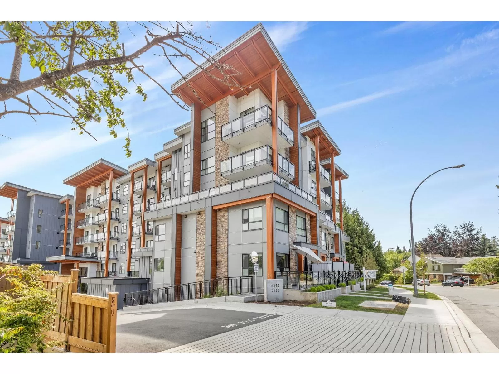 Apartment for rent: 113 6960 Nicholson Street, Delta, British Columbia V4E 0A9