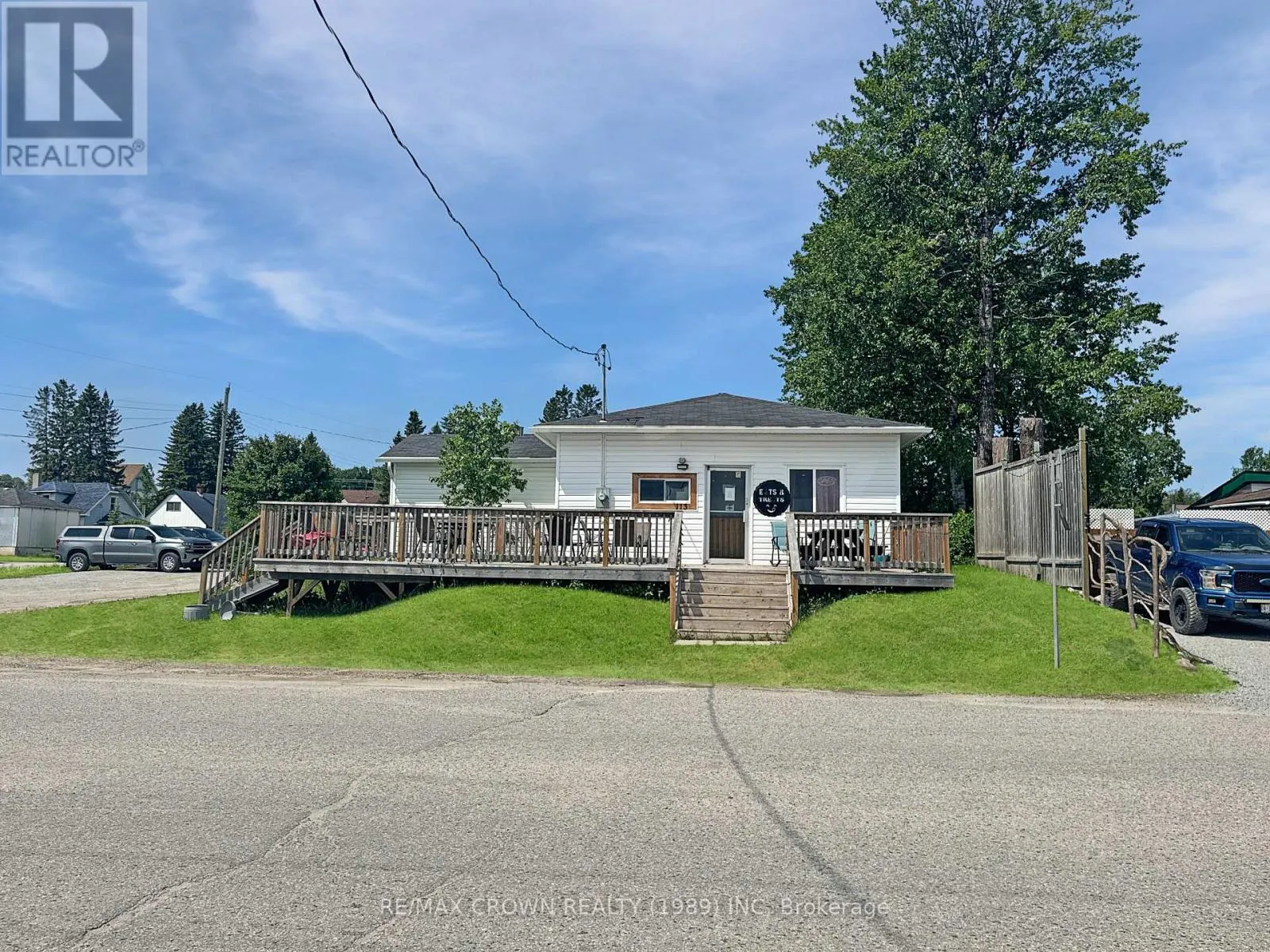 113 Front Street, Hornepayne, Ontario P0M 1Z0
