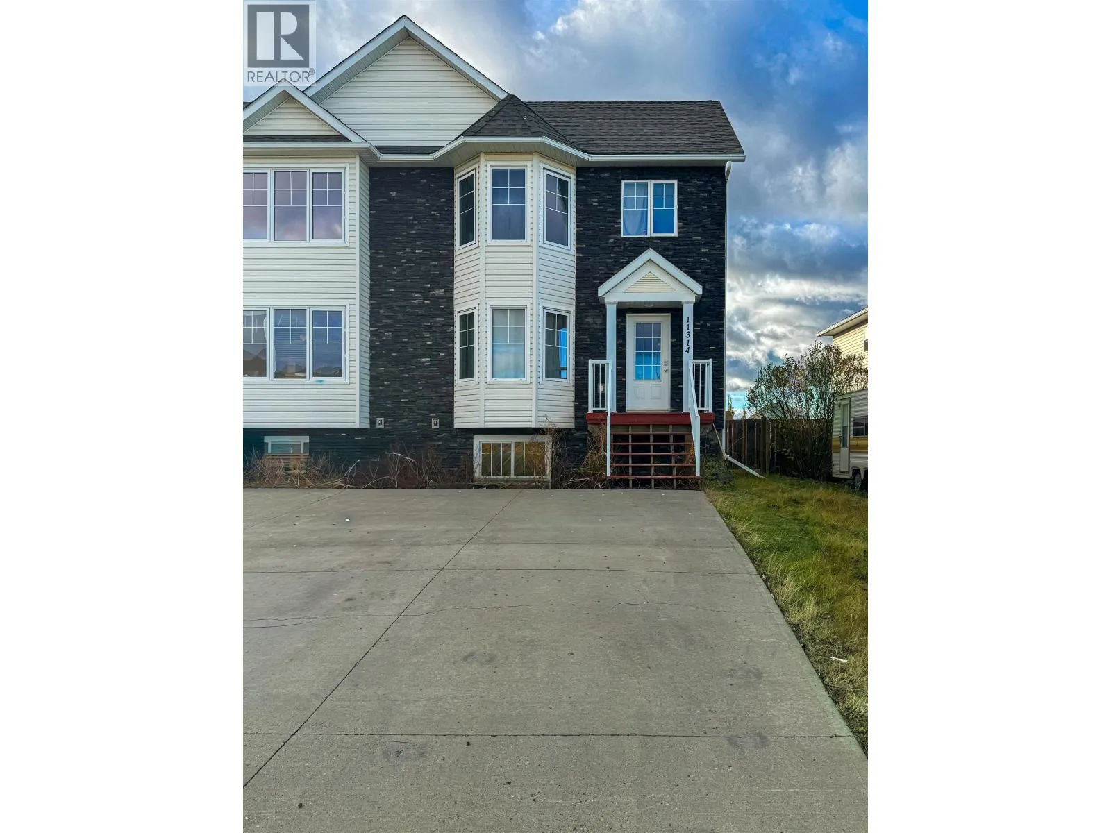 Duplex for rent: 11314 88a Street, Fort St. John, British Columbia V1J 0C5