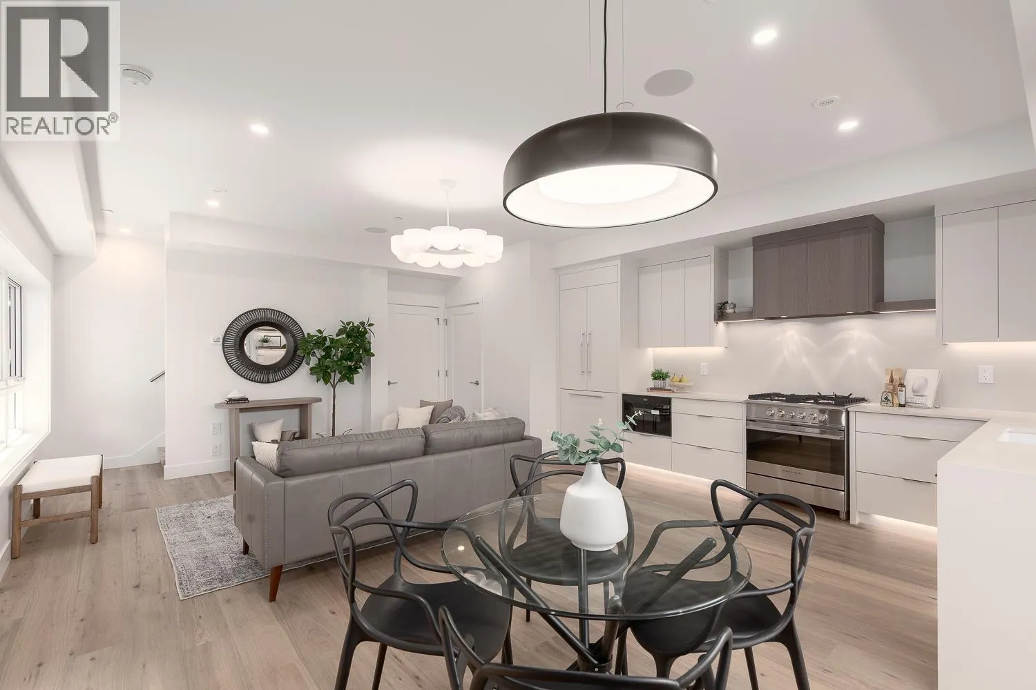 Row / Townhouse for rent: 1135 W 33rd Avenue, Vancouver, British Columbia V6M 1A3