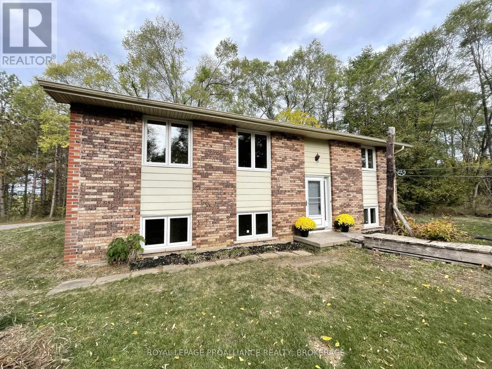 House for rent: 1136 Millhaven Road, Loyalist, Ontario K0H 2H0