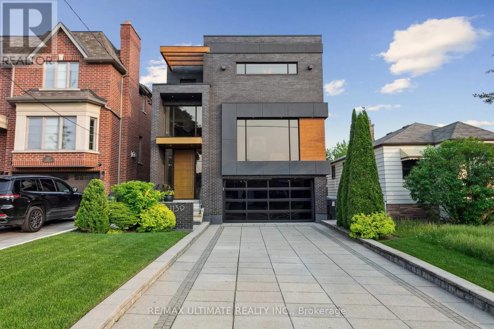 House for rent: 1139 Glengrove Avenue W, Toronto, Ontario M6B 2K5