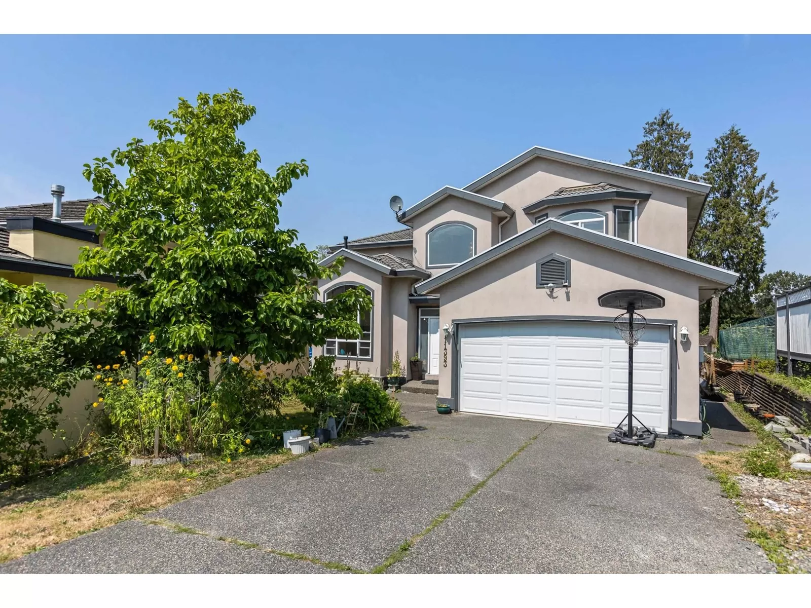 House for rent: 11393 Royal Crescent, Surrey, British Columbia V3V 6V5