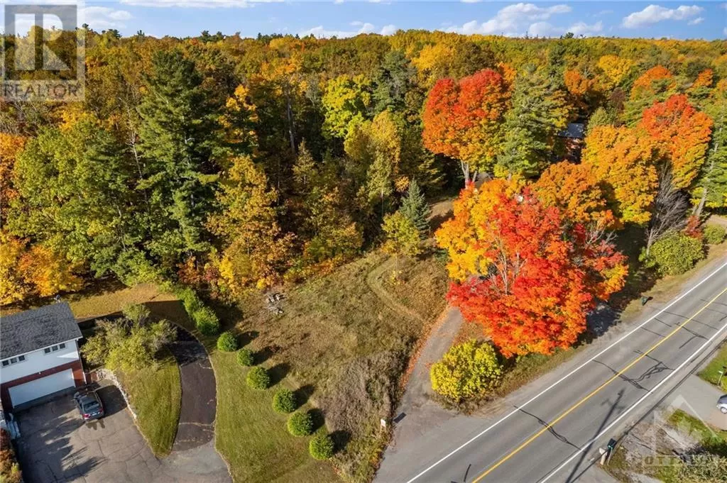 1139b River Road, McNab/Braeside, Ontario K0A 1G0