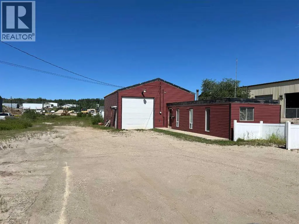 Commercial Mix for rent: 114 1 Avenue, Fox Creek, Alberta T0H 1P0