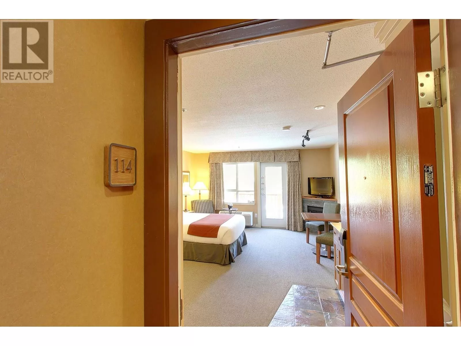 Apartment for rent: 114 1490 Highway 99 Highway, Pemberton, British Columbia V0N 2L1