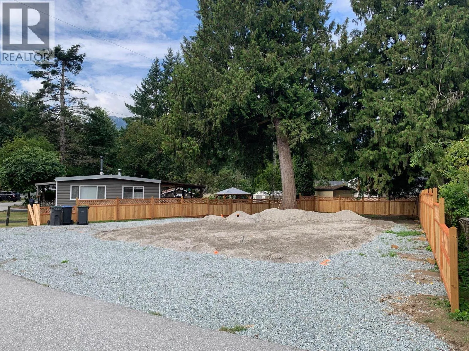 114 1830 Mamquam Road, Squamish, British Columbia V0N 1T0