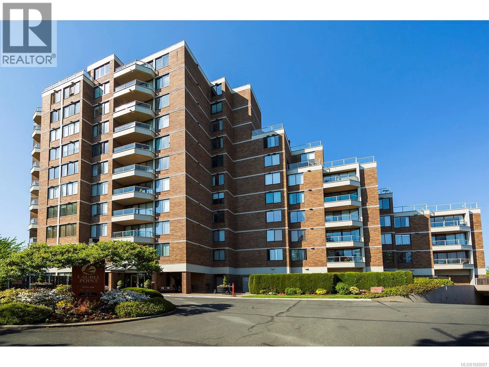 Apartment for rent: 114 225 Belleville St, Victoria, British Columbia V8V 4T9