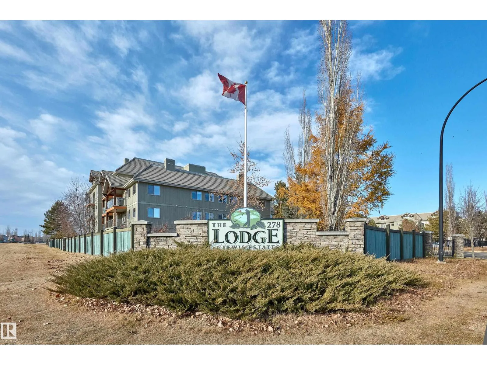 Apartment for rent: #114 278 Suder Greens Dr Nw, Edmonton, Alberta T5T 6V6