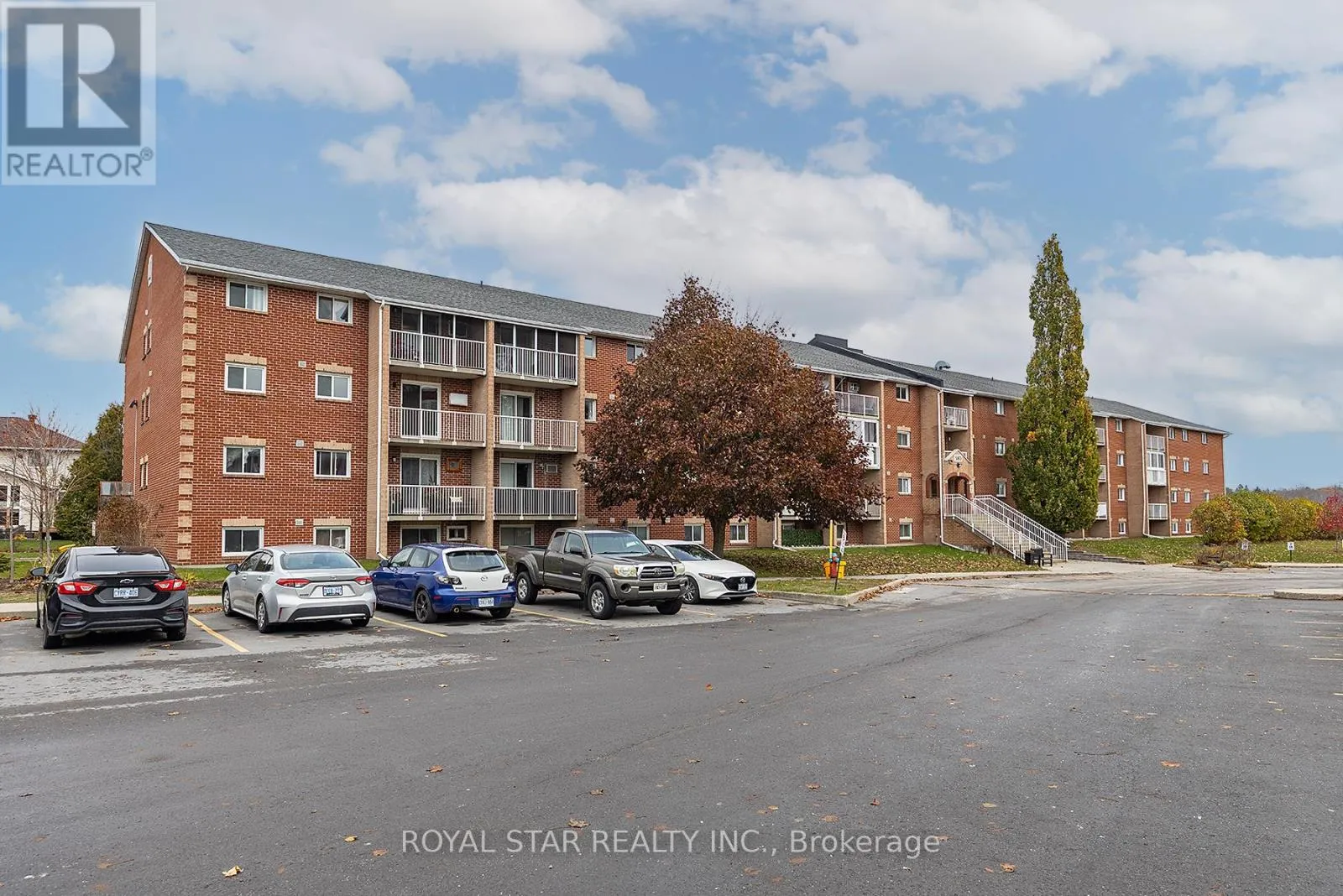 Apartment for rent: 114 - 580 Armstrong Road, Kingston, Ontario K7M 8M3