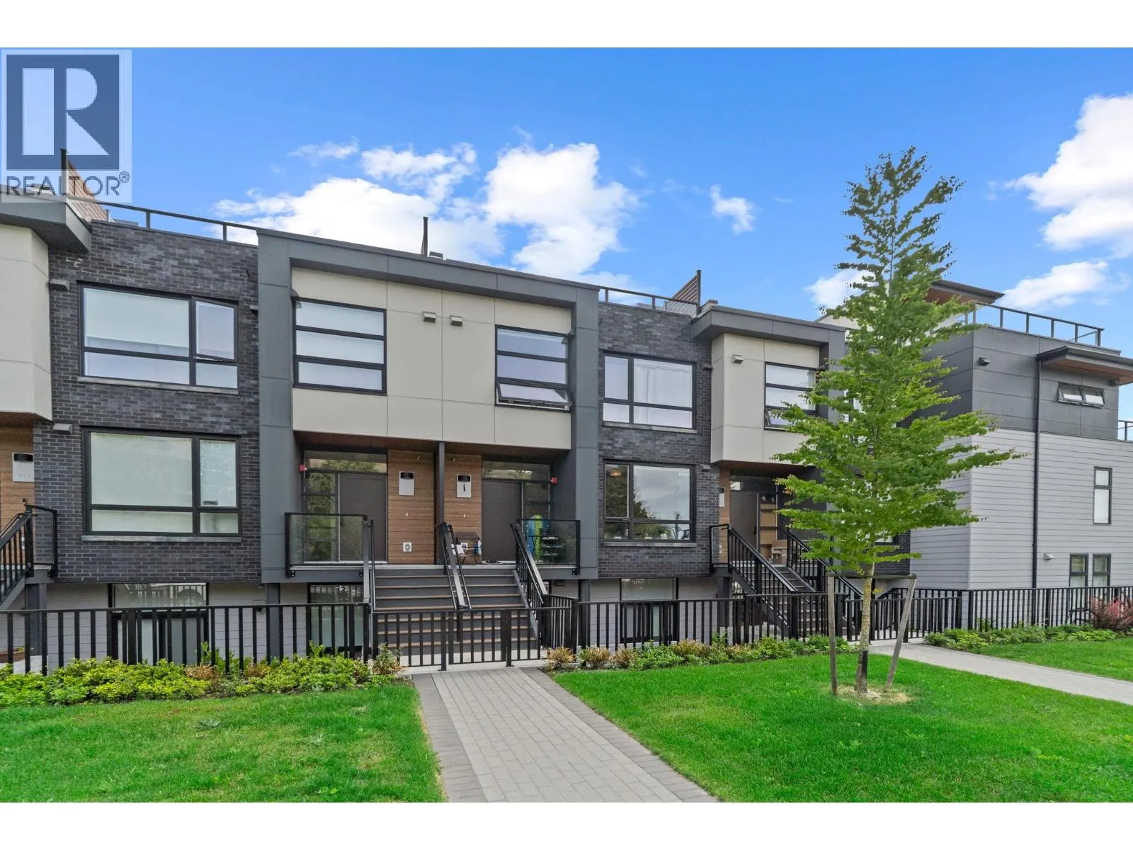 Row / Townhouse for rent: 114 6085 Irmin Street, Burnaby, British Columbia V5J 5C5