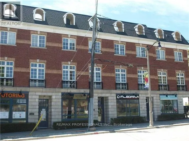 114 Bronte Road, Oakville, Ontario L6L 3C1