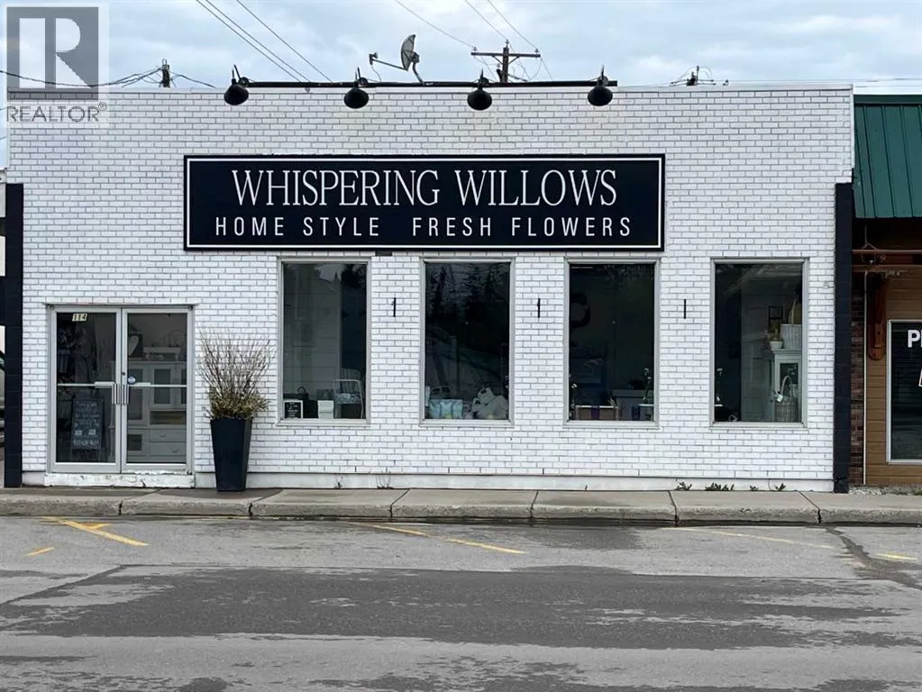 Retail for rent: 114 Centre Street N, Sundre, Alberta T0M 1X0