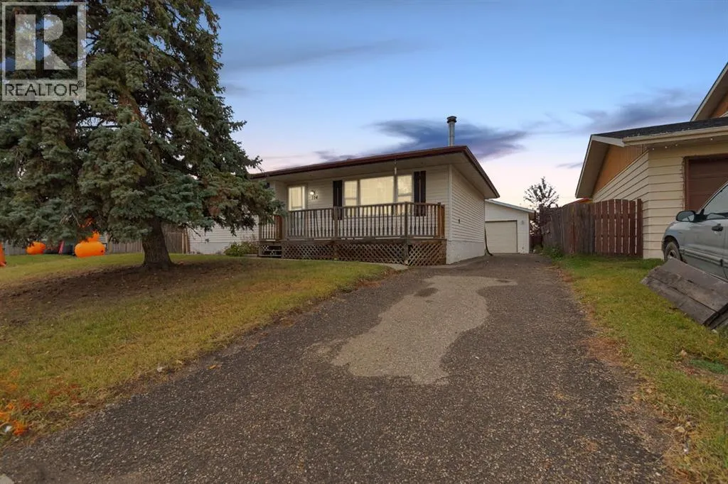 House for rent: 114 Highfield Street, Fort McMurray, Alberta T9H 3T2