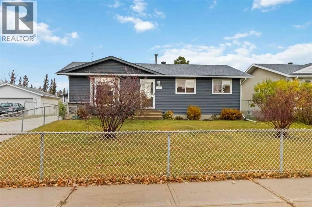 House for rent: 114 Robichaud Street, Fort McMurray, Alberta T4B 1B5