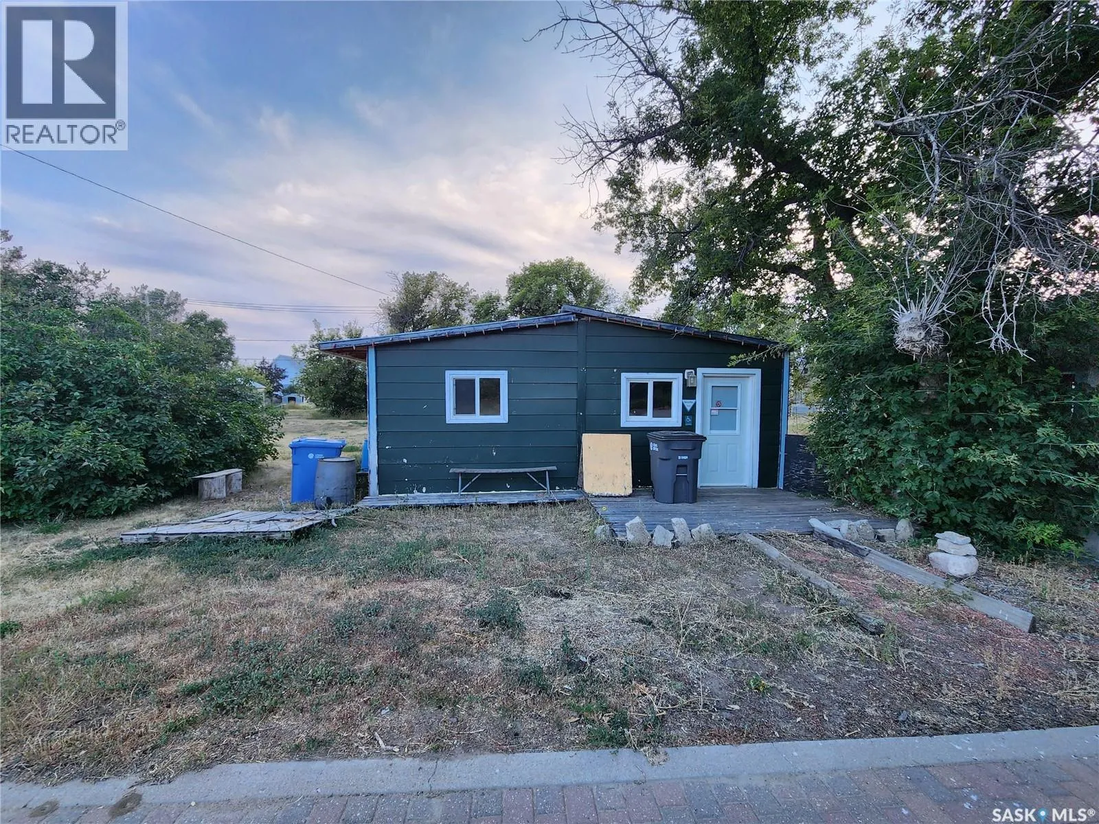 Retail for rent: 114 Rose Street, Mortlach, Saskatchewan S0H 3E0