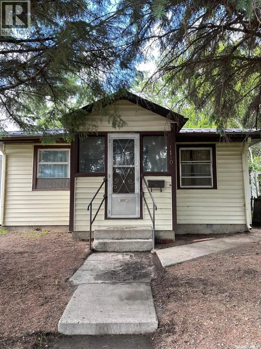 House for rent: 1140 Coteau Street W, Moose Jaw, Saskatchewan S6H 5G6