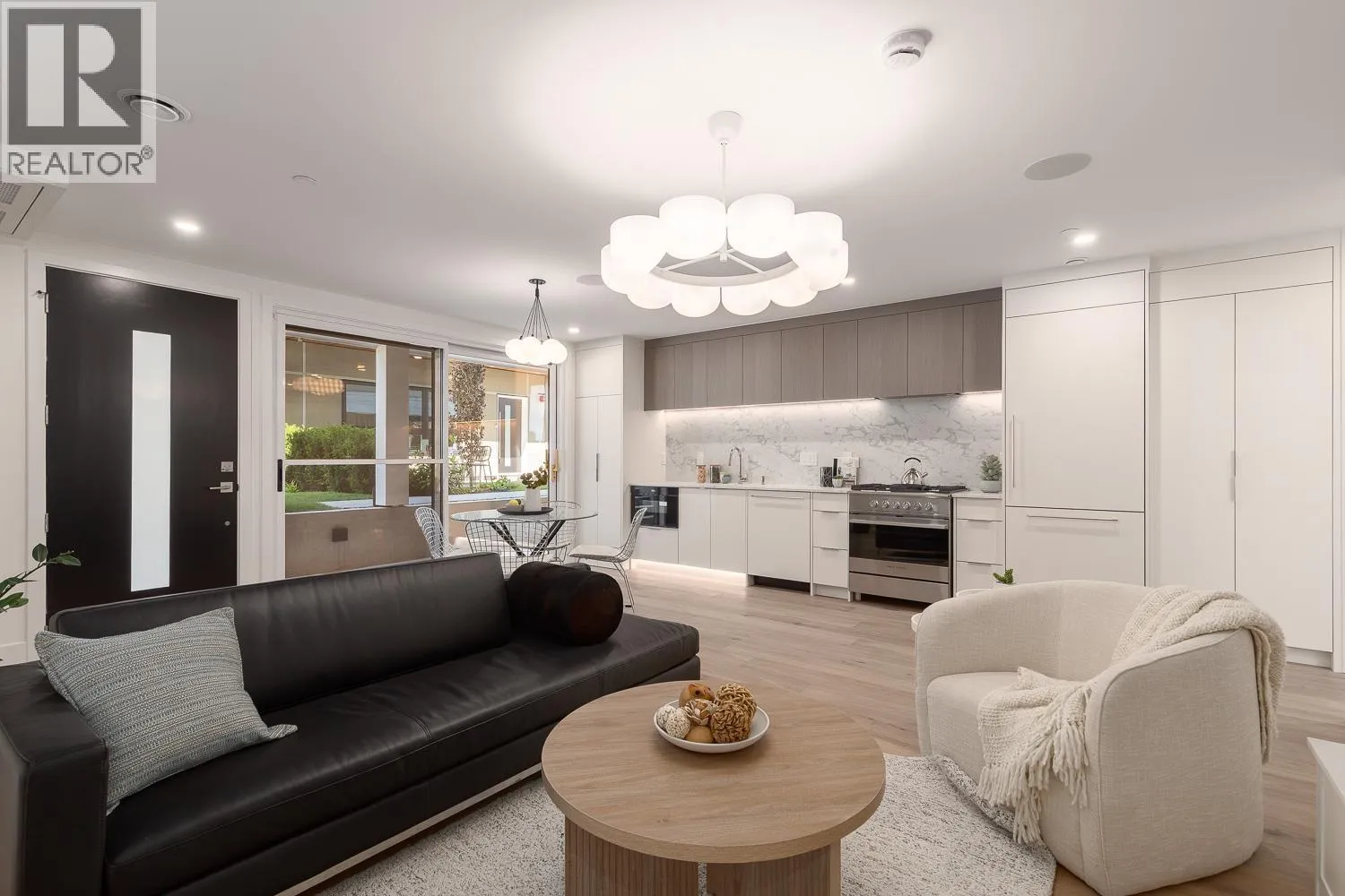 Row / Townhouse for rent: 1143 W 33rd Avenue, Vancouver, British Columbia V6M 1A3