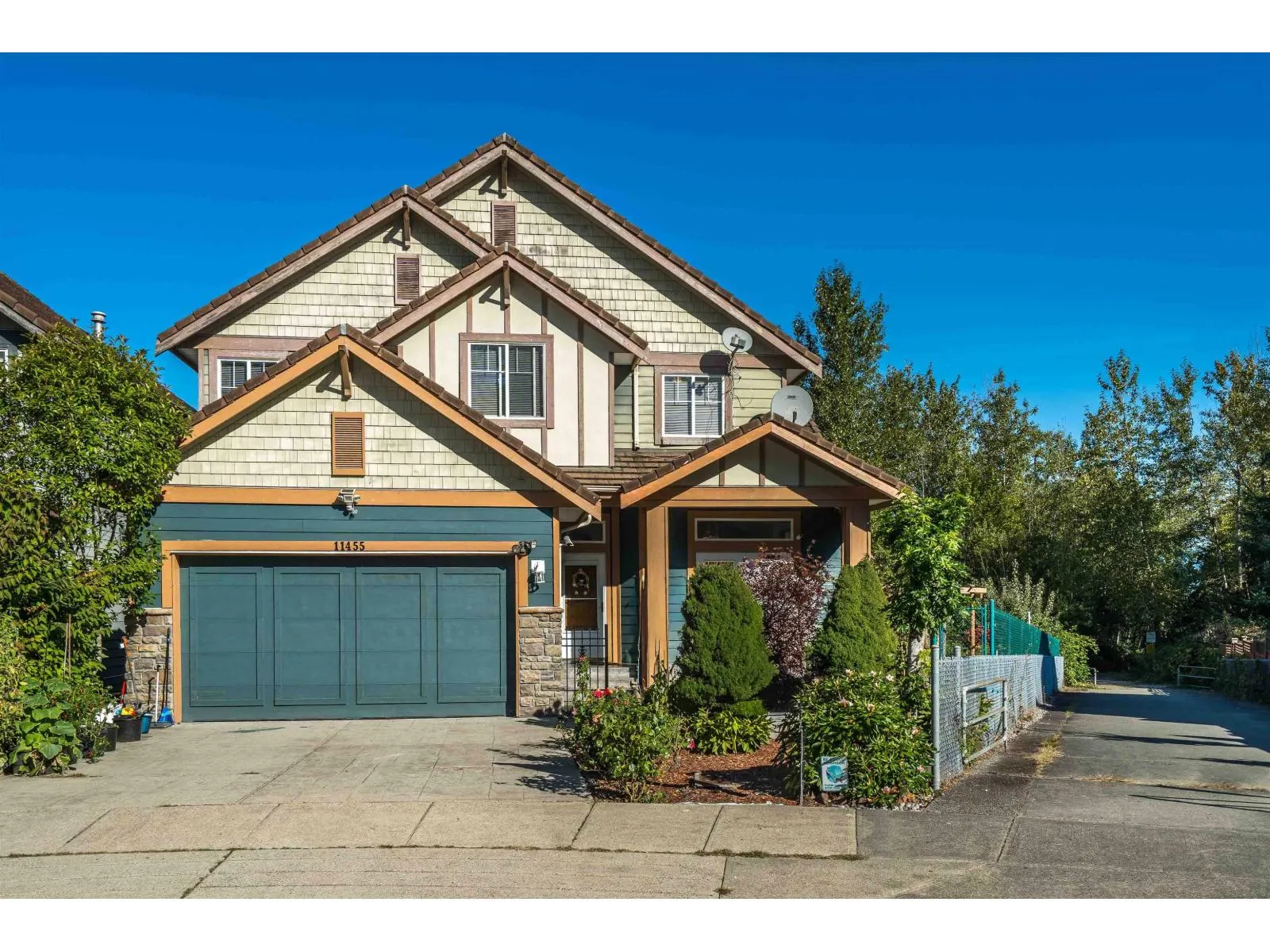 House for rent: 11455 154a Street, Surrey, British Columbia V3R 2V7