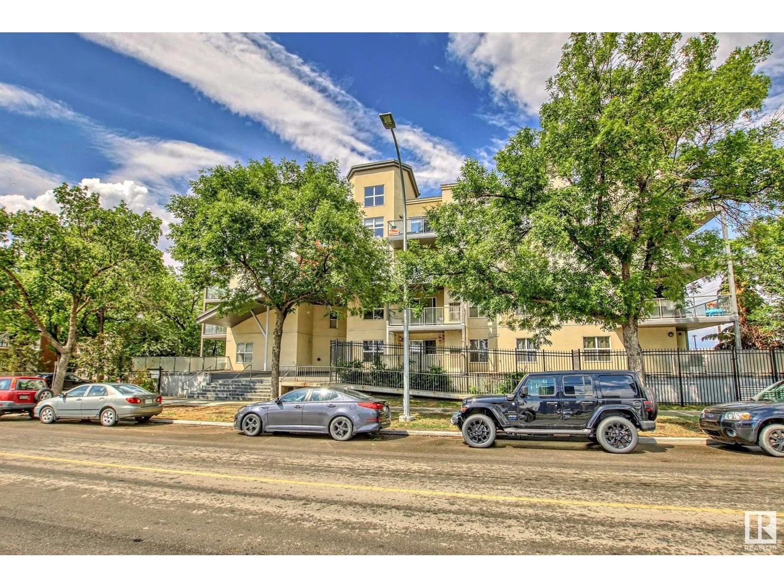 Apartment for rent: #115 10118 106 Ave Nw, Edmonton, Alberta T5H 0B8