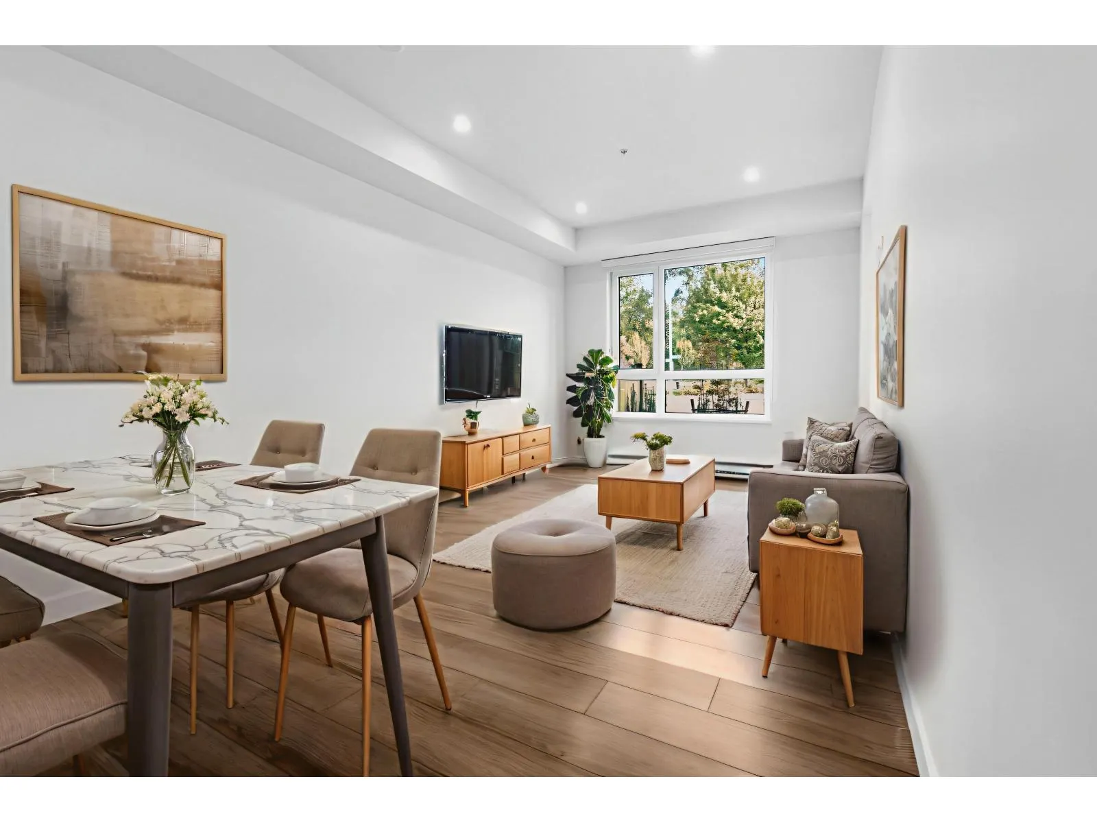 Apartment for rent: 115 13788 76 Avenue, Surrey, British Columbia V3W 3V9