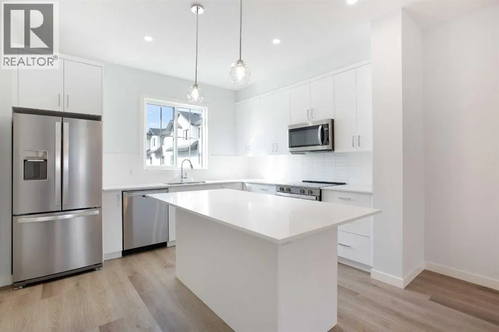 Row / Townhouse for rent: 115, 1750 Rangeview Drive Se, Calgary, Alberta T3S 0X3