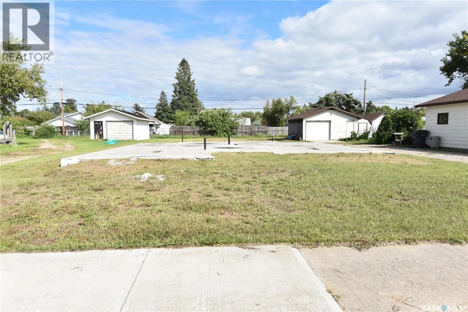 Unknown for rent: 115 3rd Street N, Nipawin, Saskatchewan S0E 1E0