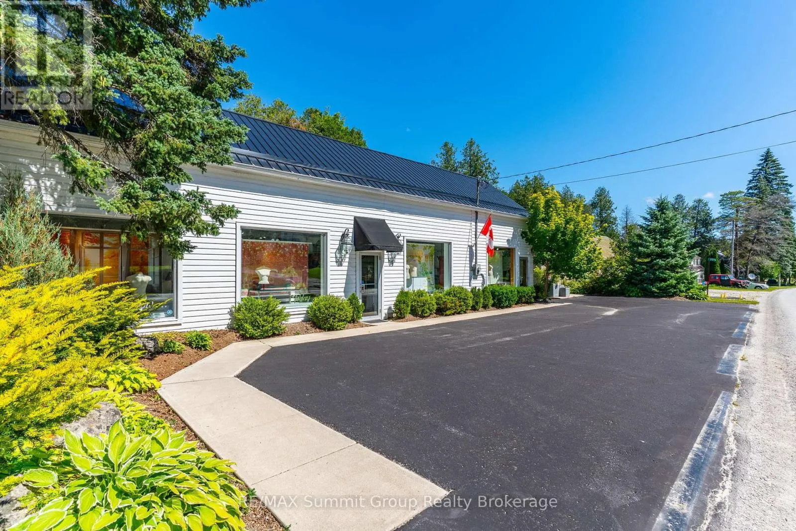 Residential Commercial Mix for rent: 115 Wellington Street, Grey Highlands, Ontario N0C 1C0