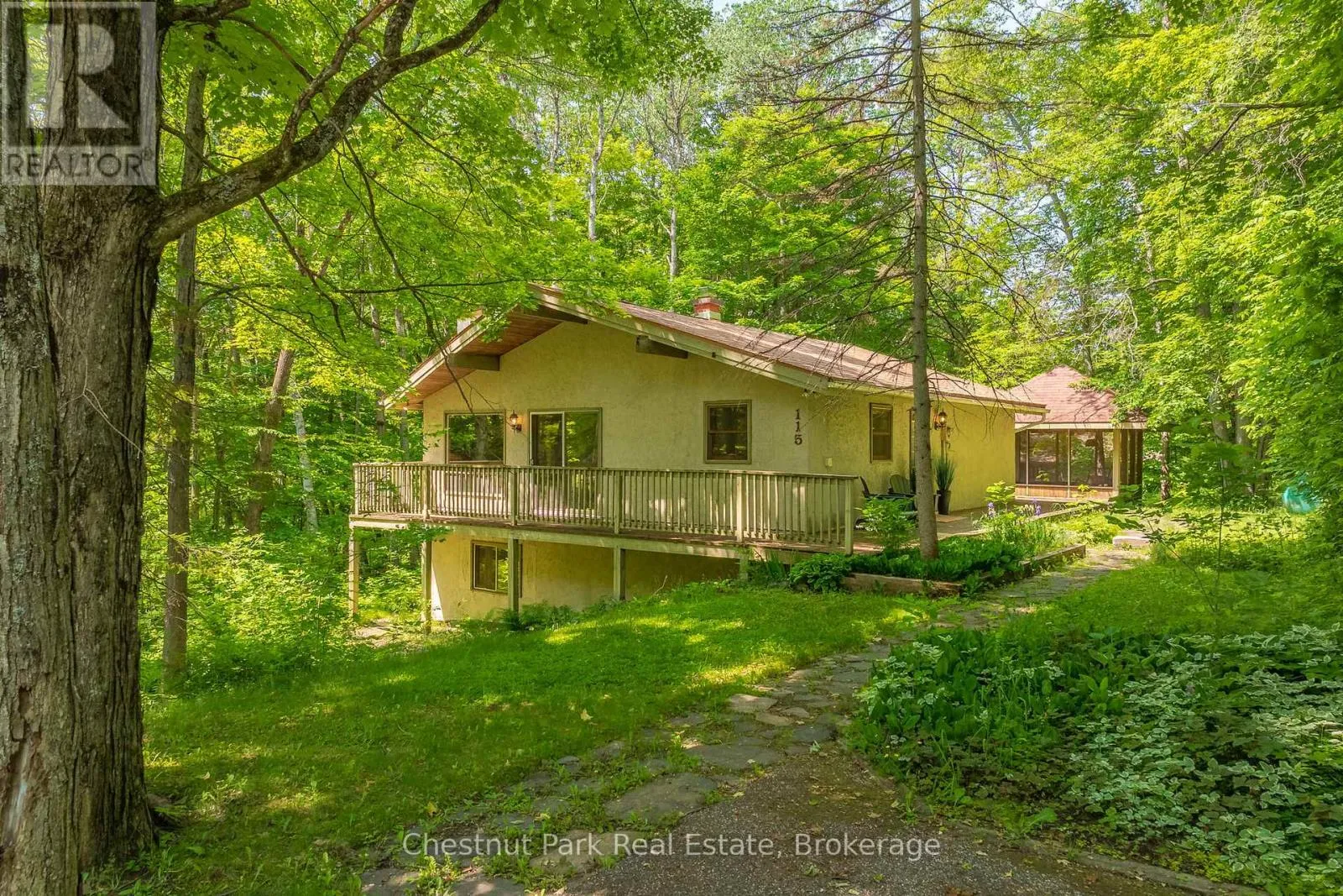 House for rent: 115 Woodland Drive, Huntsville, Ontario P1H 1A7