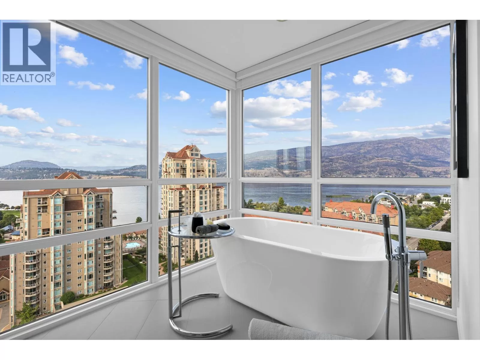 Apartment for rent: 1151 Sunset Drive Unit# 1701, Kelowna, British Columbia V1Y 0G2