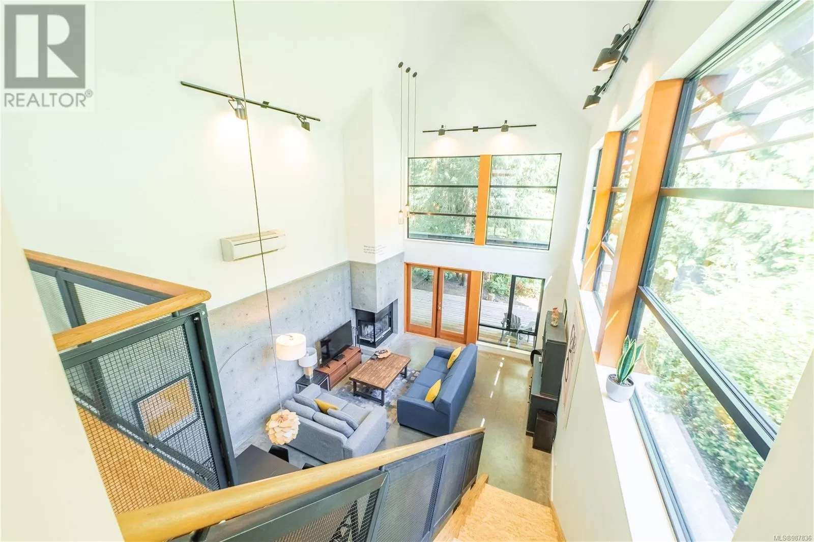 House for rent: 1156 Pacific Rim Hwy, Tofino, British Columbia V0R 2Z0