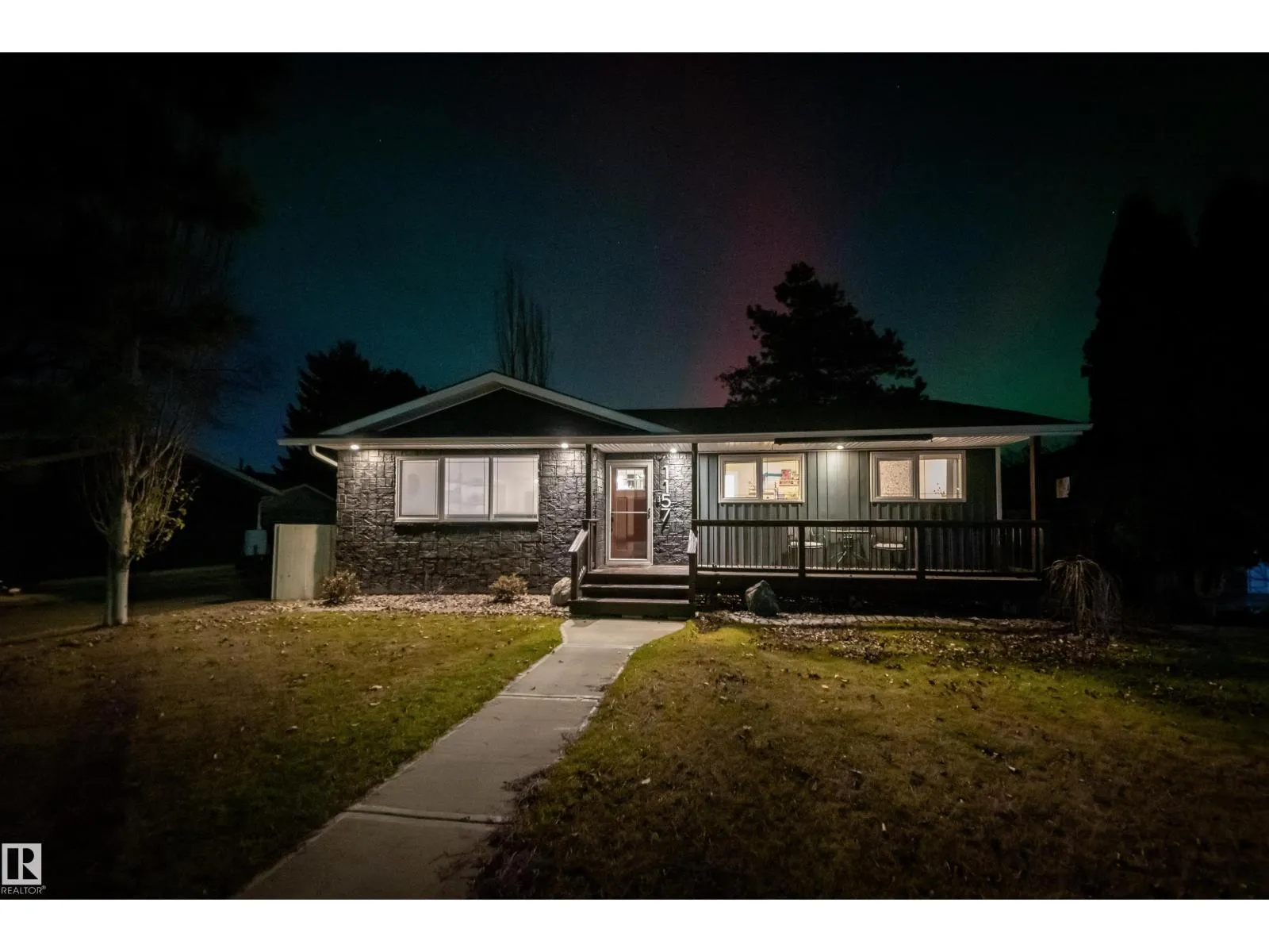 House for rent: 1157 77 St Nw, Edmonton, Alberta T6K 3G4