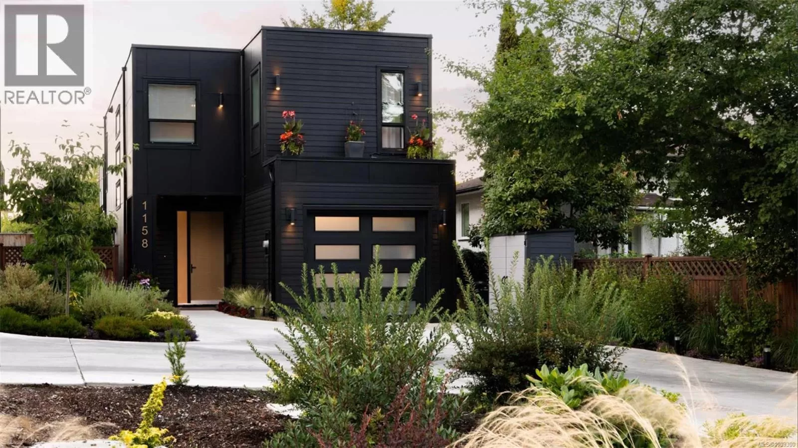 House for rent: 1158 Craigflower Rd, Esquimalt, British Columbia V9A 2Y3